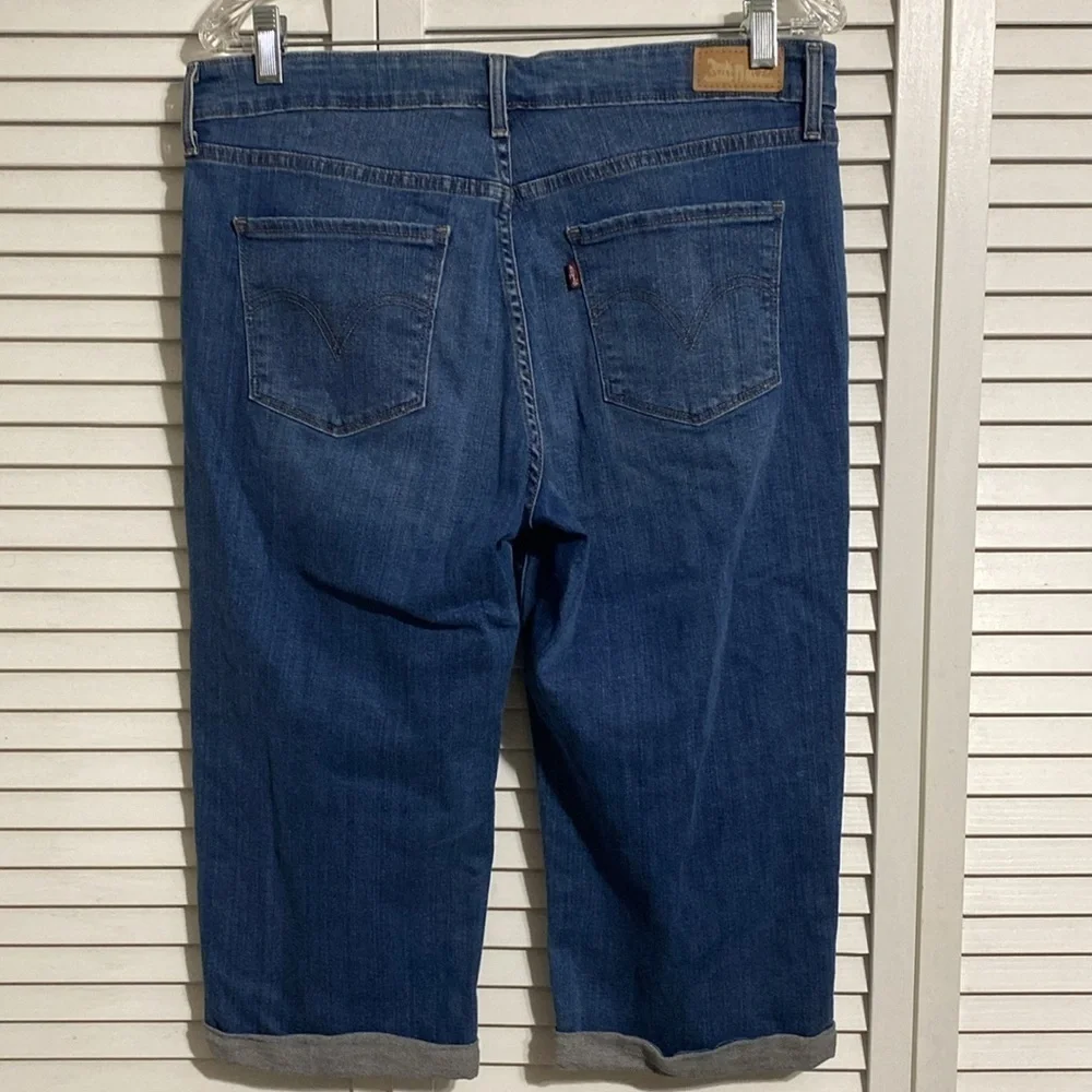 Levi's Cropped Jeans - Picture 4 of 10